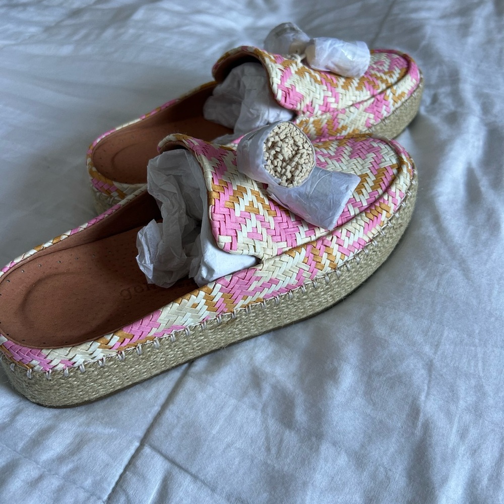Kenneth Cole Multicolor Woven Espadrilles